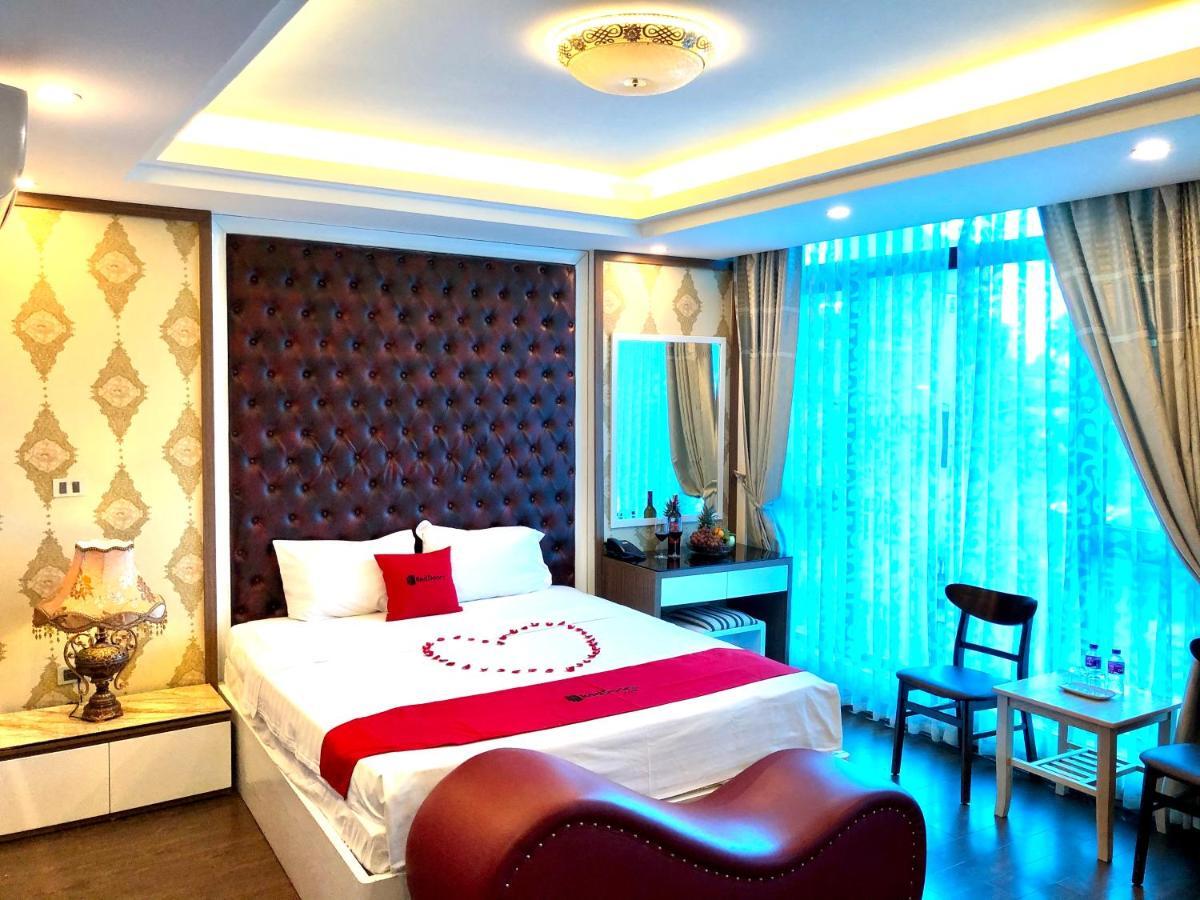 The Royal Hotel Near West Lake Hanoi Exterior photo